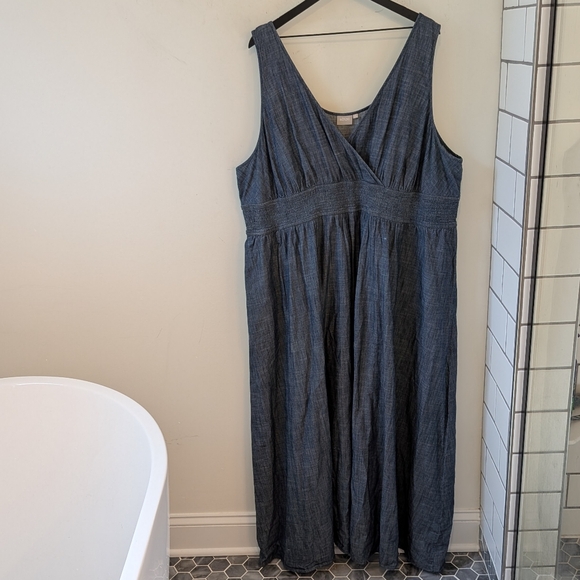eshakti Women's Blue Chambray Denim Maxi Length V Neck Smocked Dress 5X - Picture 1 of 8